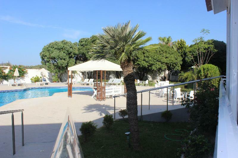 Happy Days Hotel, Adults Only Теологос Экстерьер фото